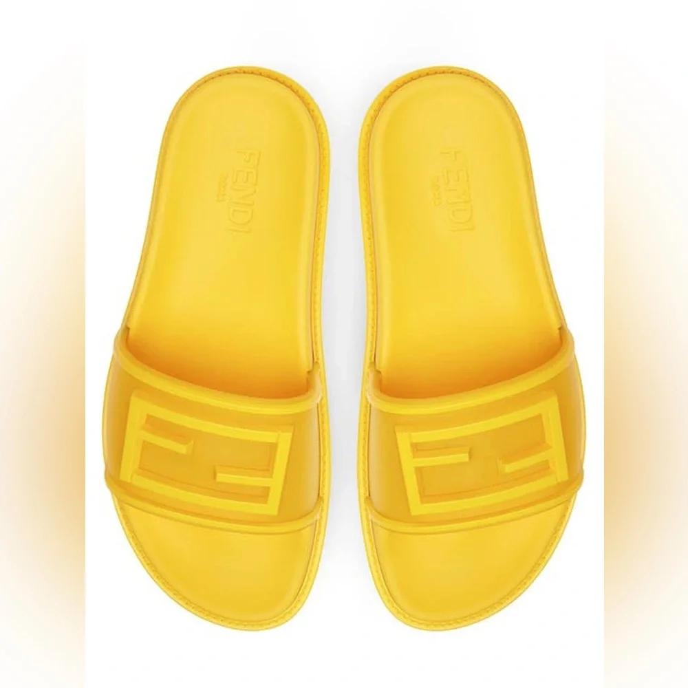 NEW - FENDI Logo-Embossed Baguette Rubber Slide Sandals - Yellow Size US 7